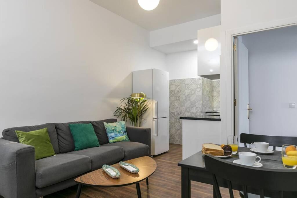 مدريد Apartamentos Plaza De Pedro Zerolo I المظهر الخارجي الصورة